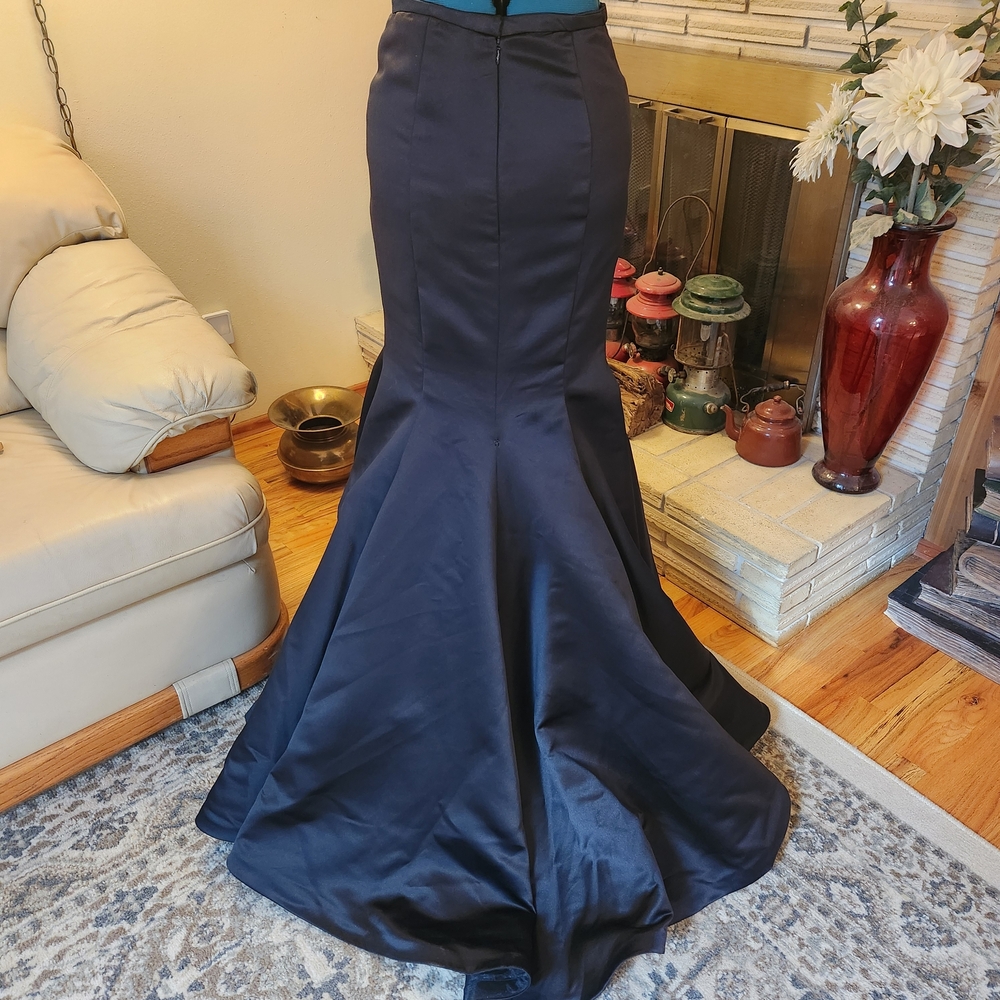 STUNNING Morilee Paparazzi Two-Piece Mermaid Gown – Navy – Size 4 - Picture 11 of 16